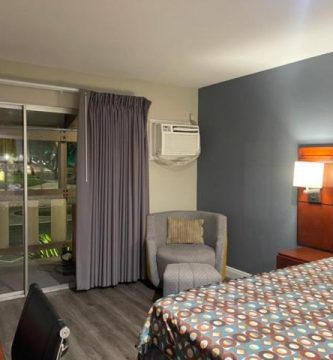 Bel Air Motor Hotel 8