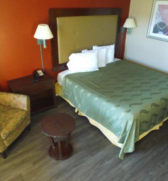 Cross Roads Motel Trenton 2