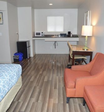 Glass Slipper Inn 5