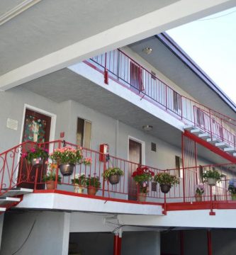 Glass Slipper Inn 7
