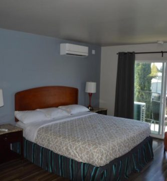 Glass Slipper Inn 8