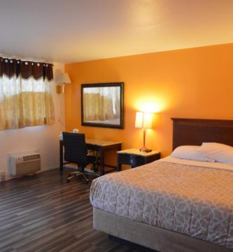 Glass Slipper Inn9