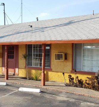 Reedley Inn 8